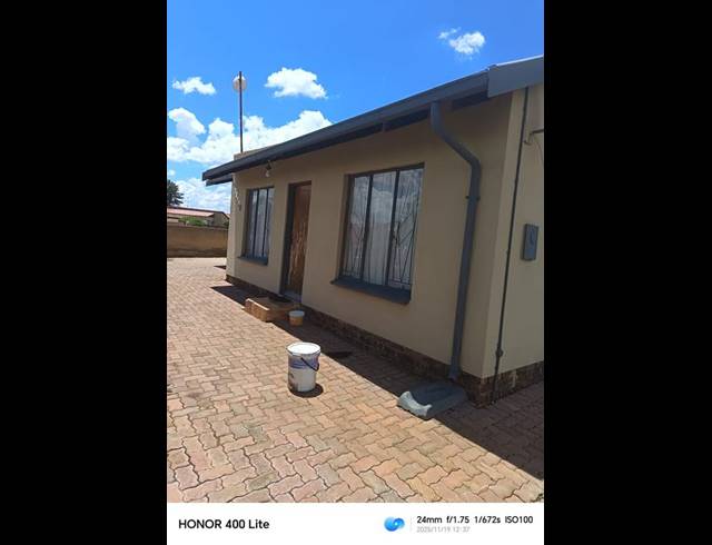 2 BEDROOM HOUSE FOR SALE IN SEBOKENG ZONE 17